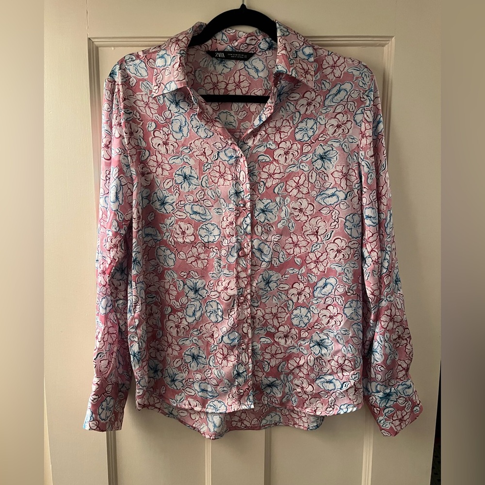 Zara button down blouse size M